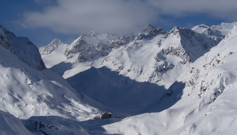 In allen Hangrichtungen und Höhenlagen werden Schneeprofile gemacht!