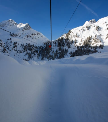 Blick aus der Talstation unserer Materialseilbahn