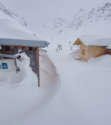 Überall Spuren vom den starken Schneestürmen in letzter Zeit