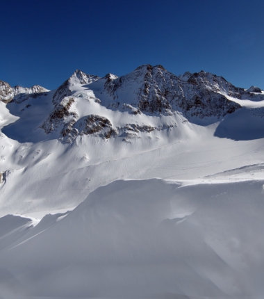 Seespitzen und Ruderhof über dem Alpeiner Ferner