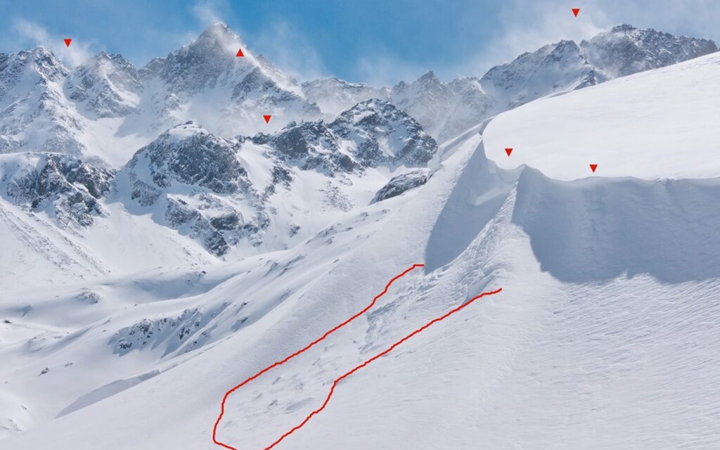 About 20cm of fresh snow – nothing exciting, you might think! But once wind comes into play, the situation changes abruptly! Just like last night!!