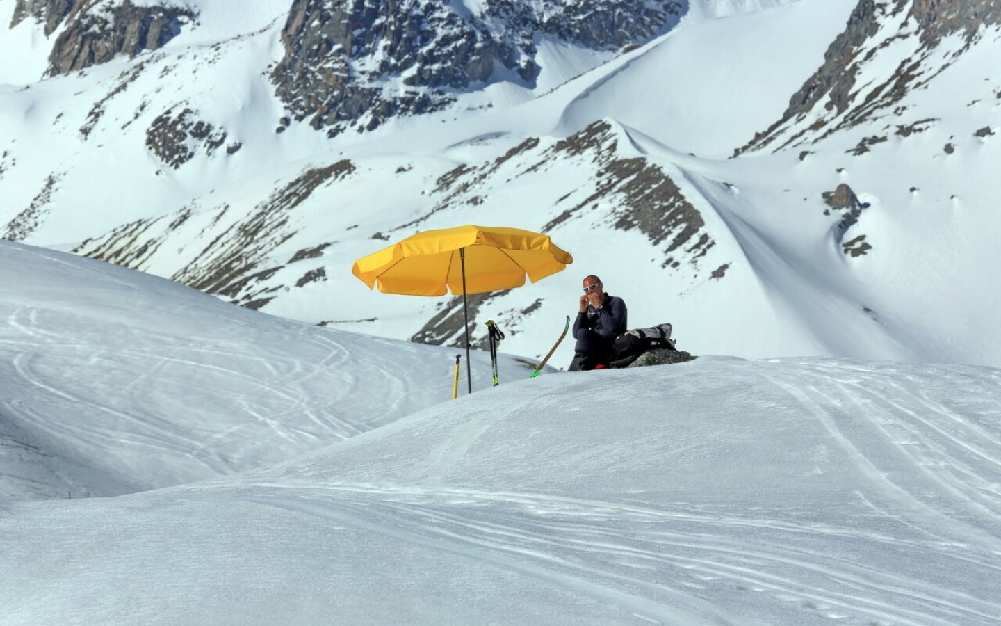 Those who know what they're doing can currently enjoy ski tours of the very best kind.
