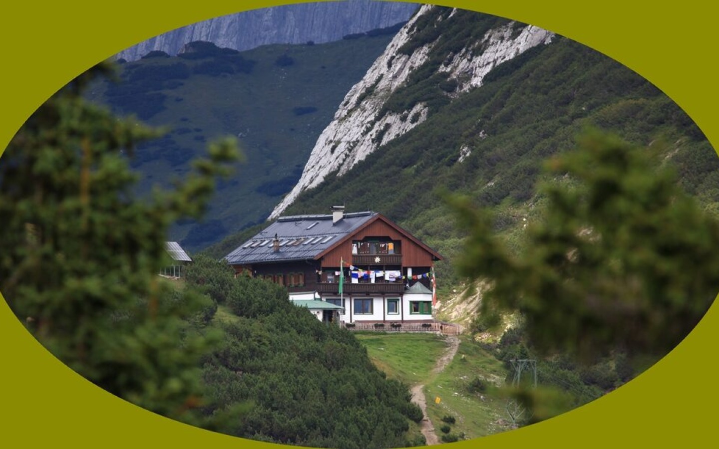 Het Solsteinhaus, gelegen in het Alpenpark Karwendel....