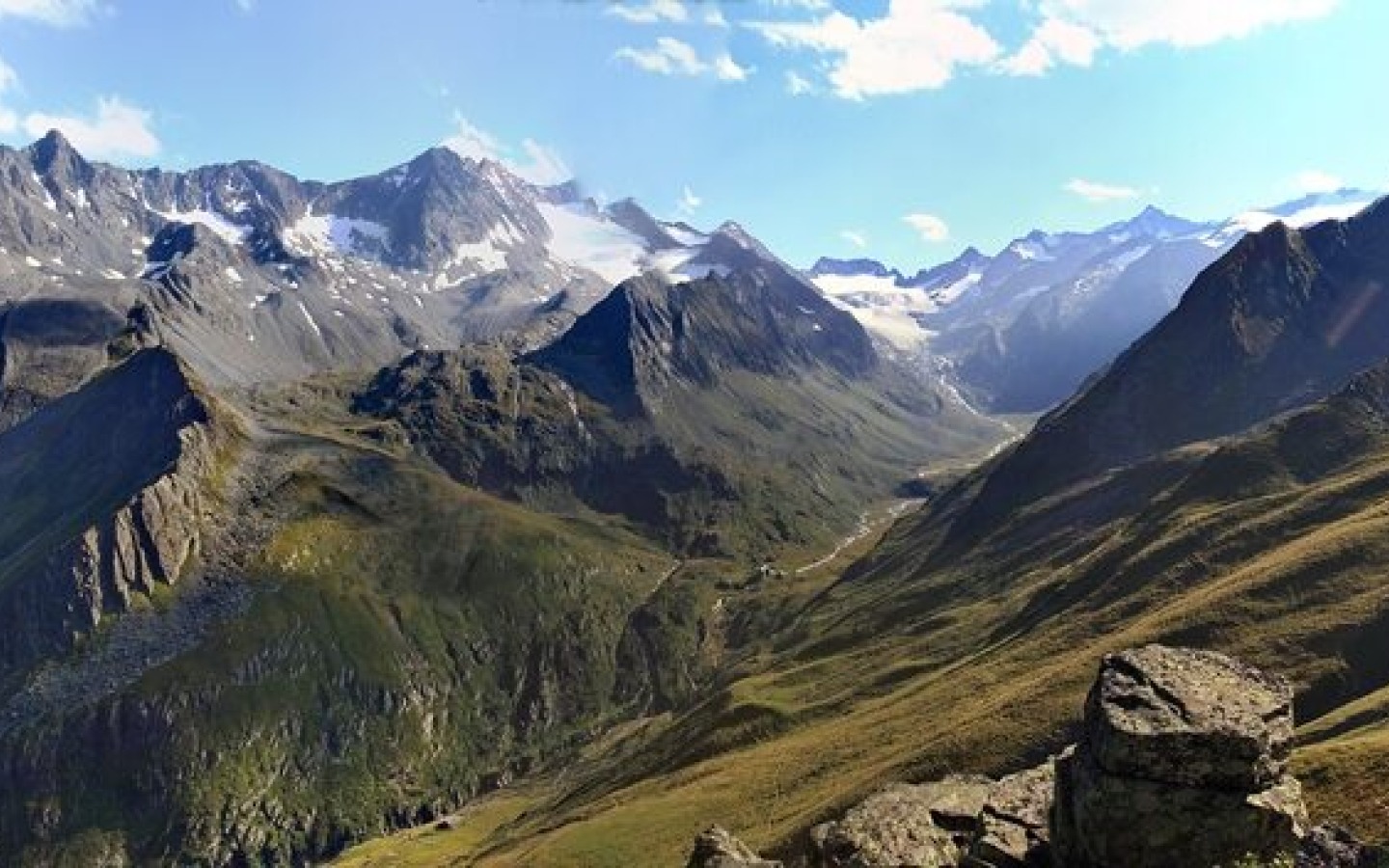Hardly any hut in the Eastern Alps offers such a diverse range of activities as the Franz Senn Hütte!
