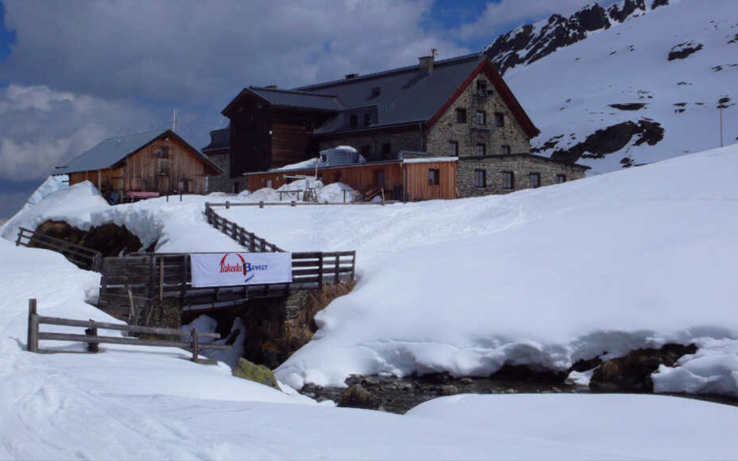 Mit einer schönen Tour auf die Ruderhofspitze ließen wir die diesjährige Schitourensaison ausklingen.Wir beenden bis auf weiteres die Aktuallisierung unserer Homepage-rechtzeitig zur Sommersaison melden wir uns dann wieder!