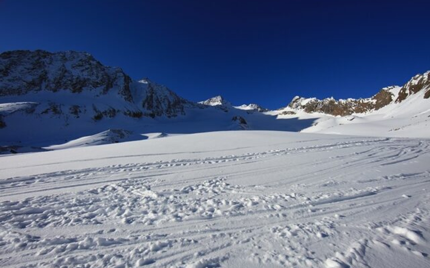 Alle hier getoonde foto's zijn vandaag, 16.04.2011, gemaakt!

Een update volgt alleen nog bij ingrijpende veranderingen in de weers- of sneeuwsituatie.