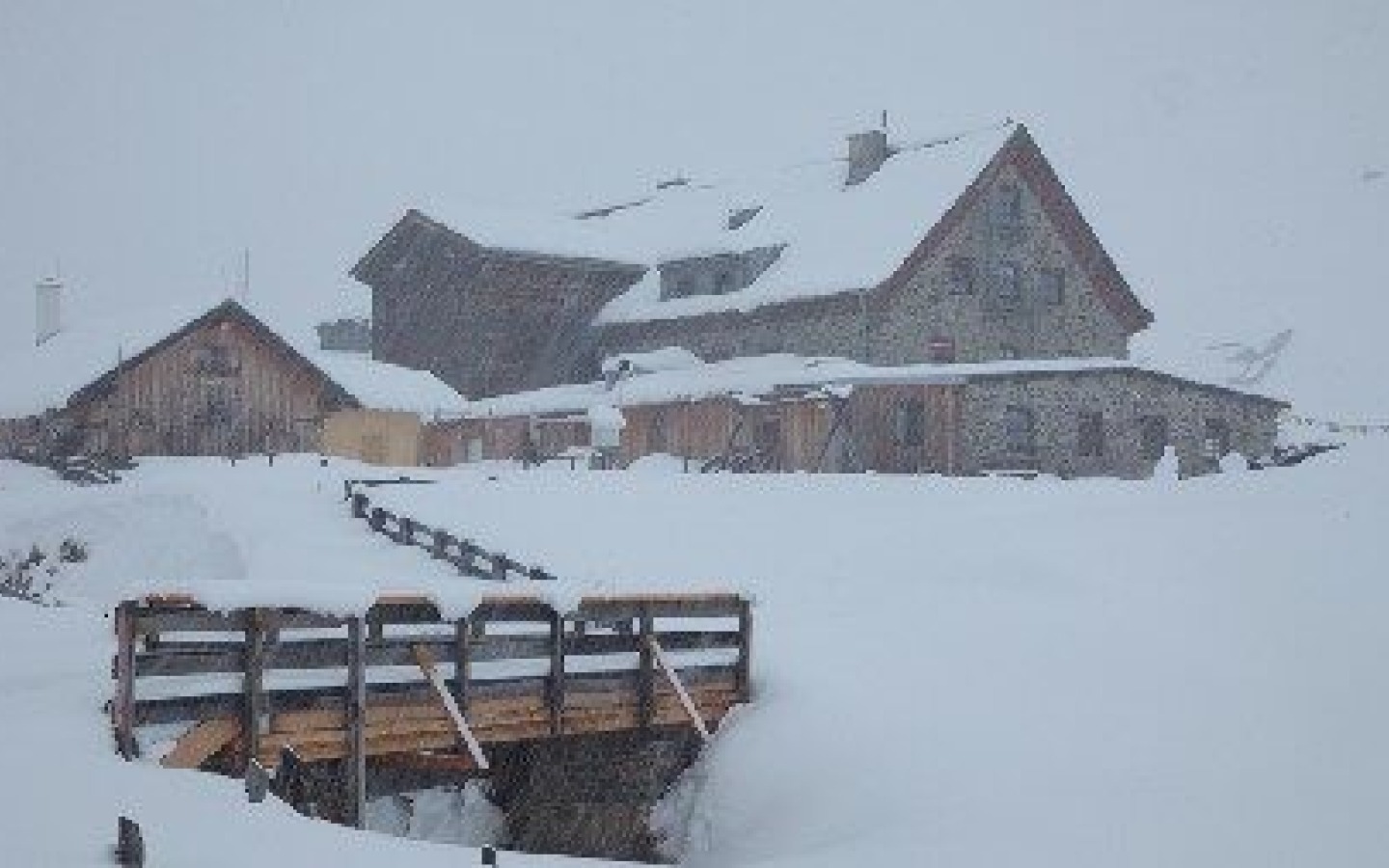 Bad weather with heavy snowfall on 09.03.2017