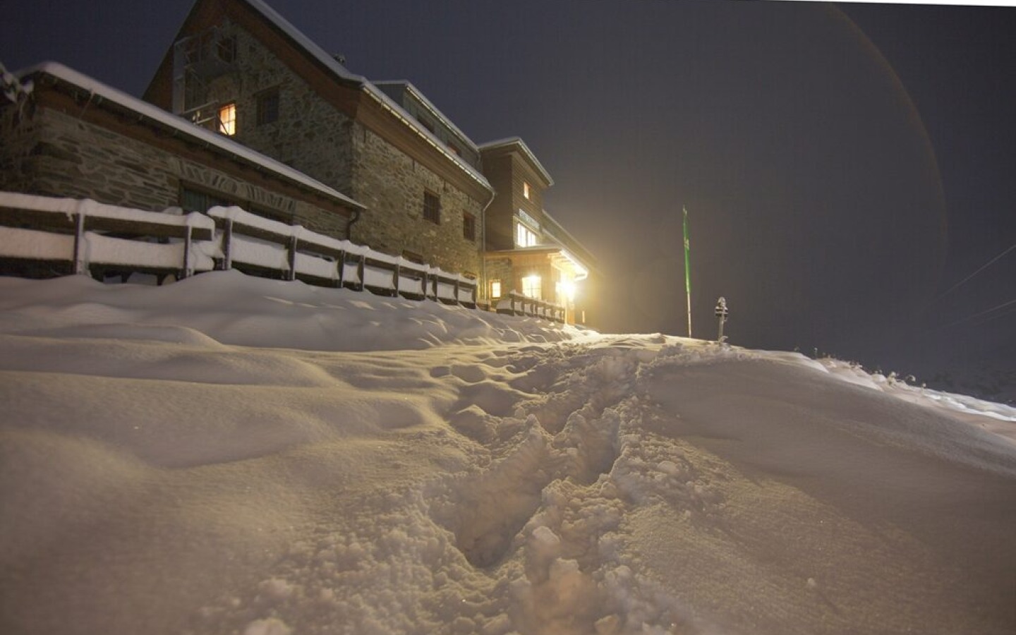 Proper onset of winter with 45cm of fresh snow at the hut!
