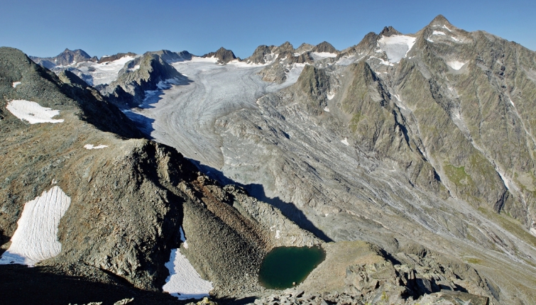 Der Lüsenser Ferner! Wie schon berichtet trifft man auf den Gletscher nahezu überall auf blankes Eis!