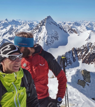 Soweit das Auge reicht-Berge und nochmals Berge