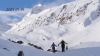 Auf der gesamten Tour gibt die Schneedeckenoberfläche deutliche Hinweise auf die massiven Schneeverfrachtungen der vergangenen Tage!